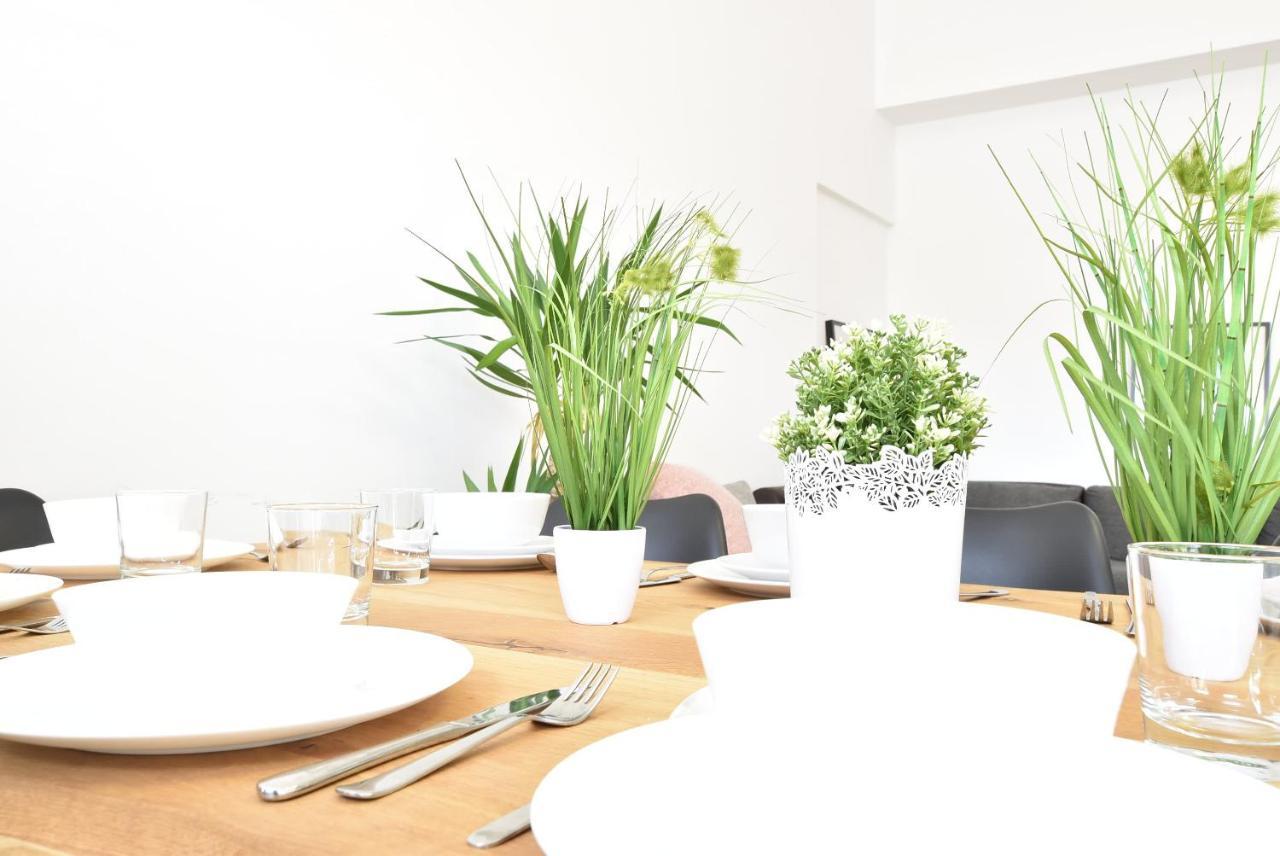 Riesiges Zentrales Apartment Mit Parkplatz Innsbruck Ngoại thất bức ảnh