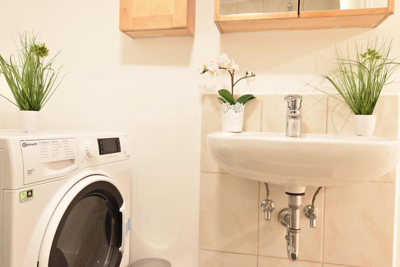 Riesiges Zentrales Apartment Mit Parkplatz Innsbruck Ngoại thất bức ảnh