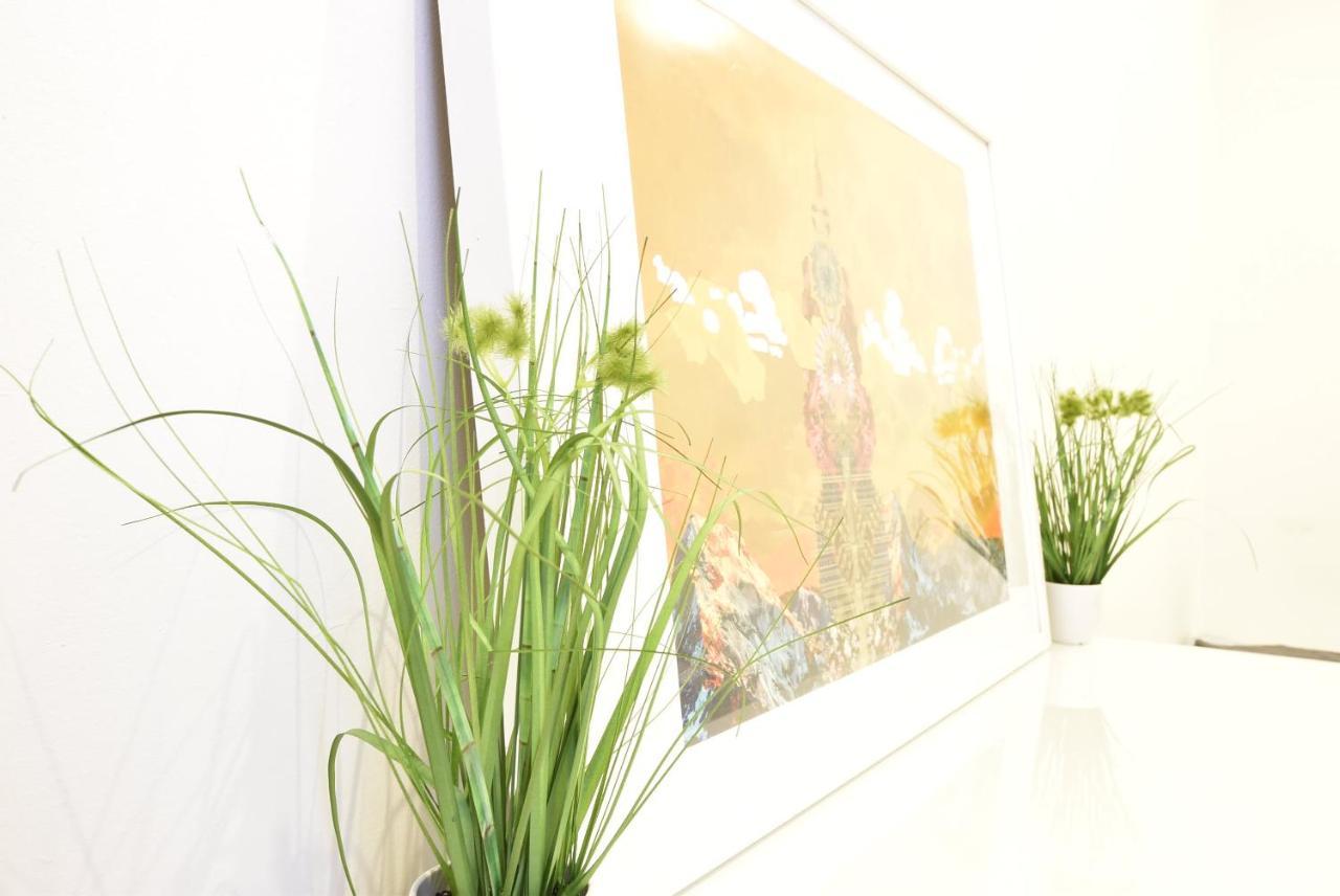 Riesiges Zentrales Apartment Mit Parkplatz Innsbruck Ngoại thất bức ảnh